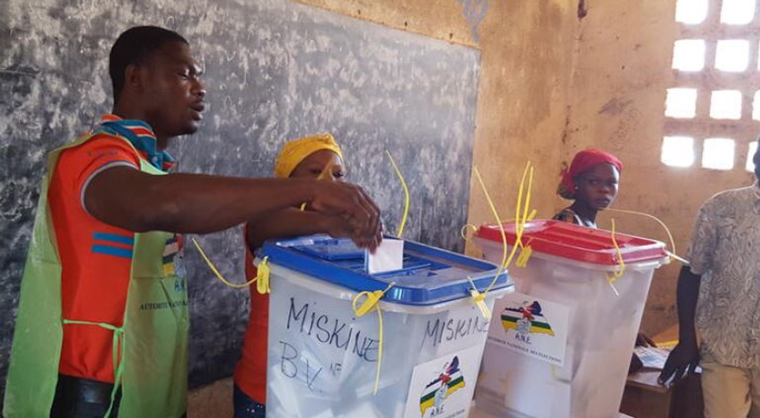 Central African Republic voting.JPG